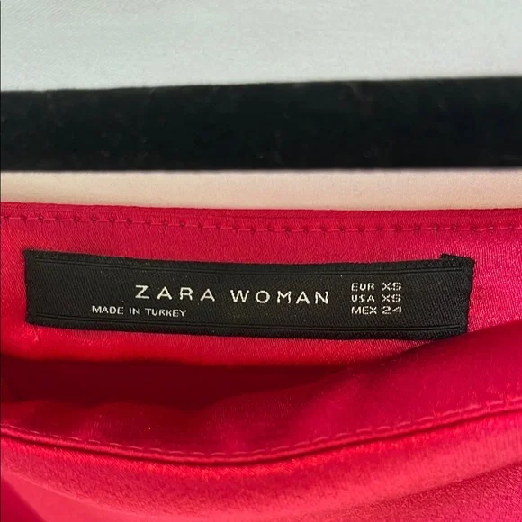 Elegant Red Women's Skirt - Picture 3 of 3